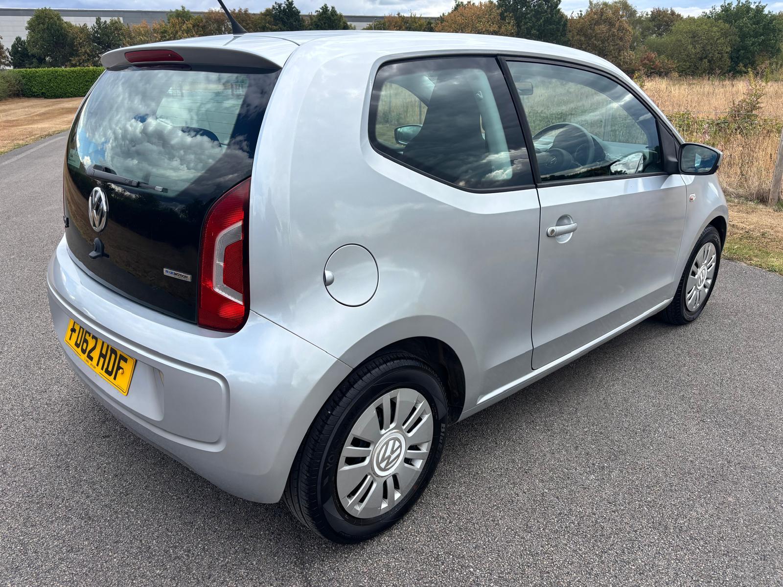 Volkswagen Move Up interior