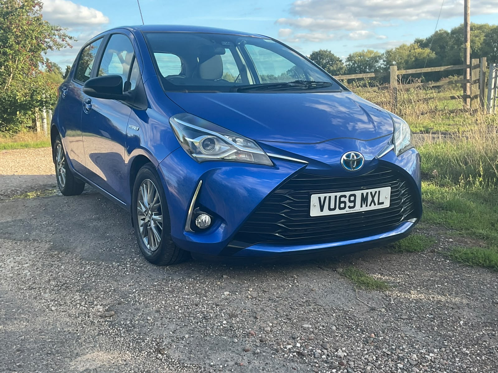 Toyota Yaris Hybrid front exterior