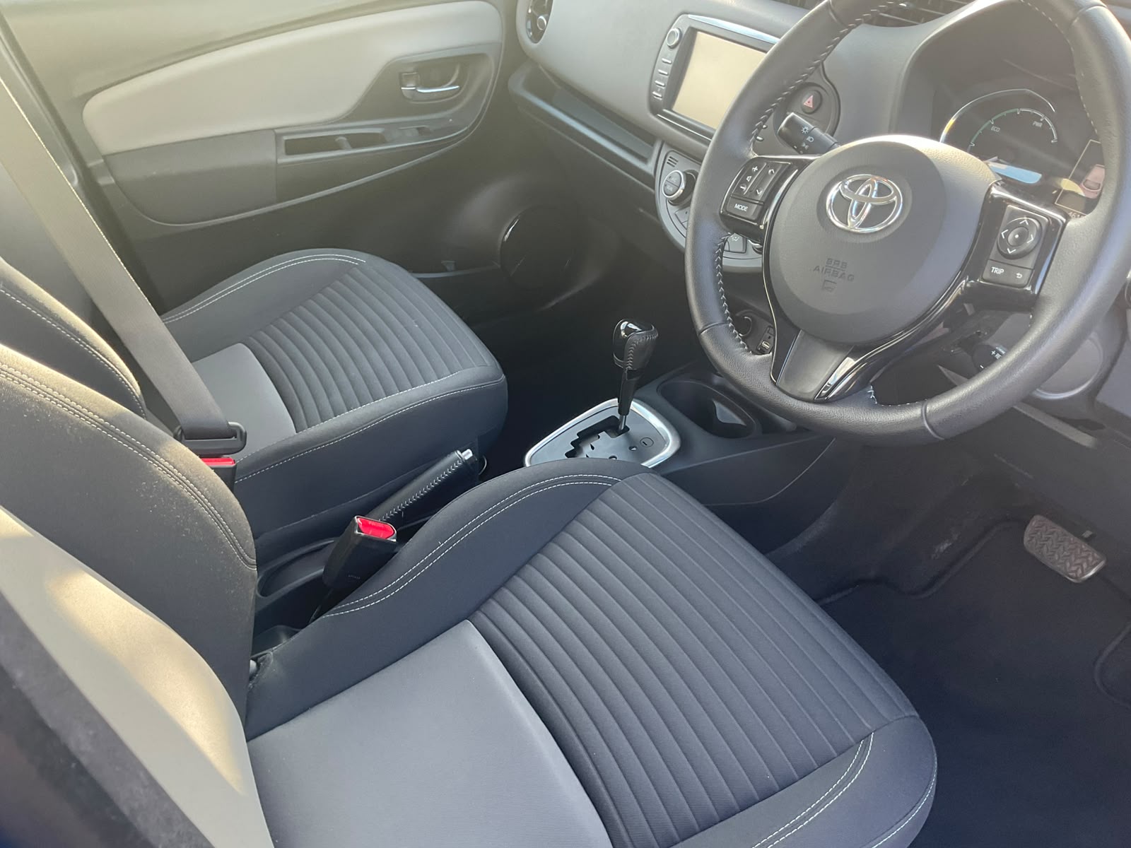 Toyota Yaris Hybrid front seats