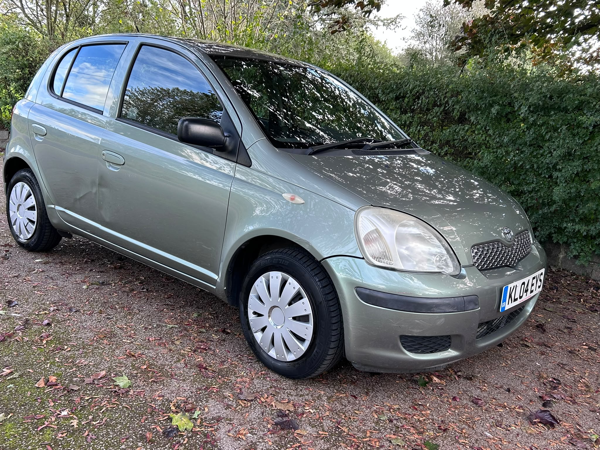 2004 Toyota Yaris T3 exterior