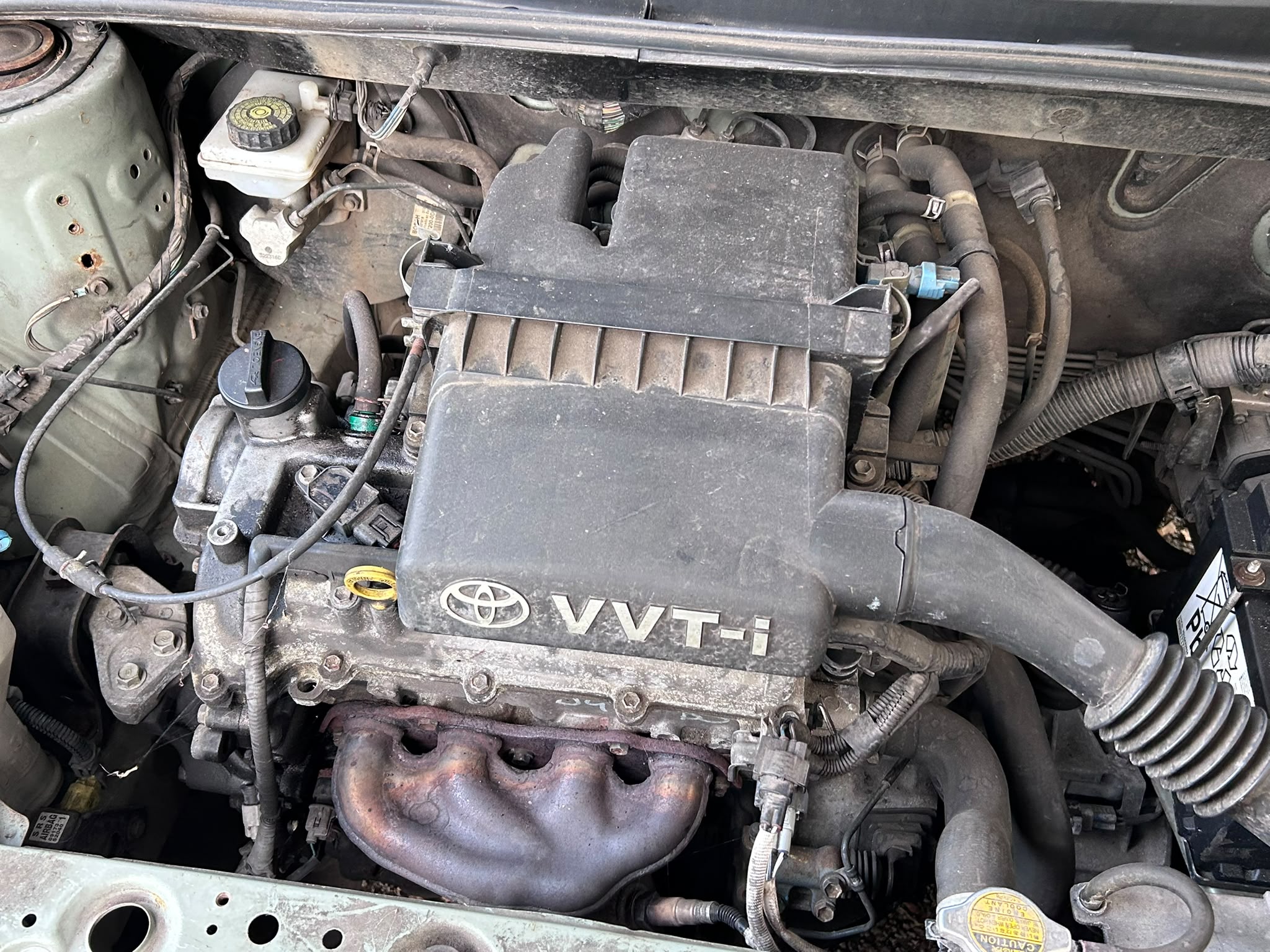 2004 Toyota Yaris T3 engine bay